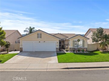 23457 Mountain Breeze Photo